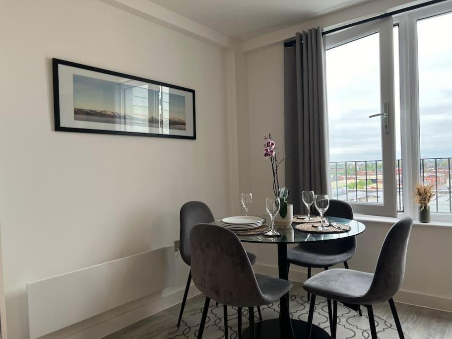 Prime Suite 2 Bedroom Apartment With Rooftop Terrace Manchester Kültér fotó