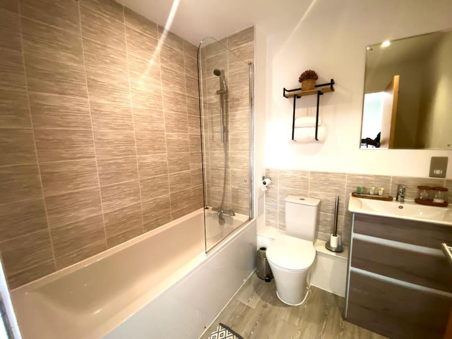 Prime Suite 2 Bedroom Apartment With Rooftop Terrace Manchester Kültér fotó